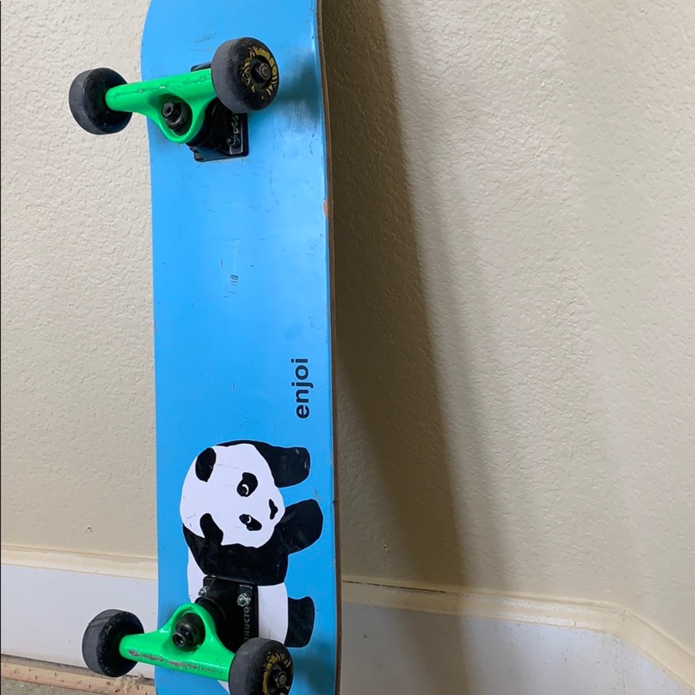 Enjoi skateboard - Picture 1 of 2
